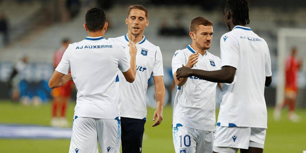 开云直播-包含窗口期法甲焦点战;德国国家队完成再遭质疑;信心回归;更衣室氛围转暖的词条